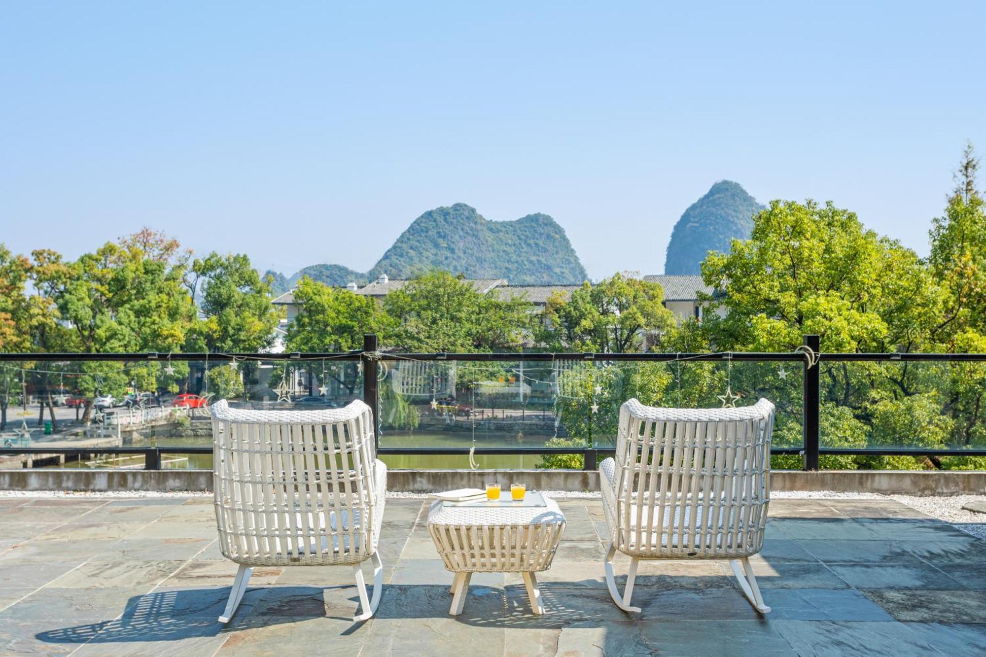 Guilin Heshe Lakeside Resort-Free Pick Up Service Stay Two Nights מראה חיצוני תמונה