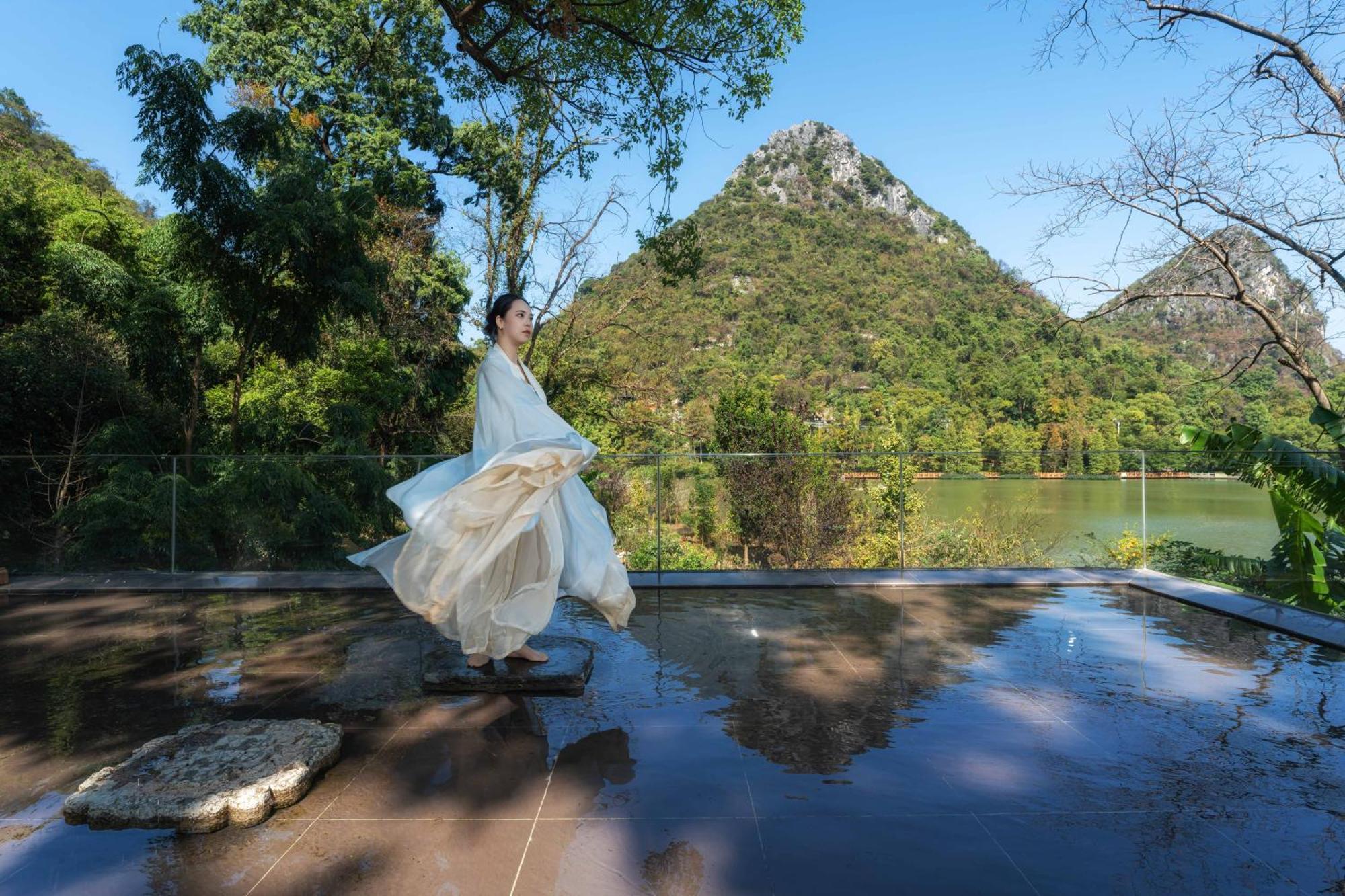 Guilin Heshe Lakeside Resort-Free Pick Up Service Stay Two Nights מראה חיצוני תמונה
