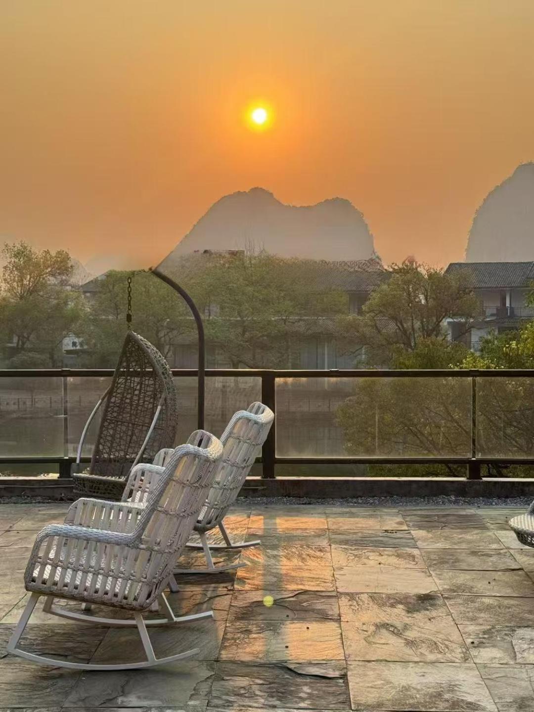 Guilin Heshe Lakeside Resort-Free Pick Up Service Stay Two Nights מראה חיצוני תמונה