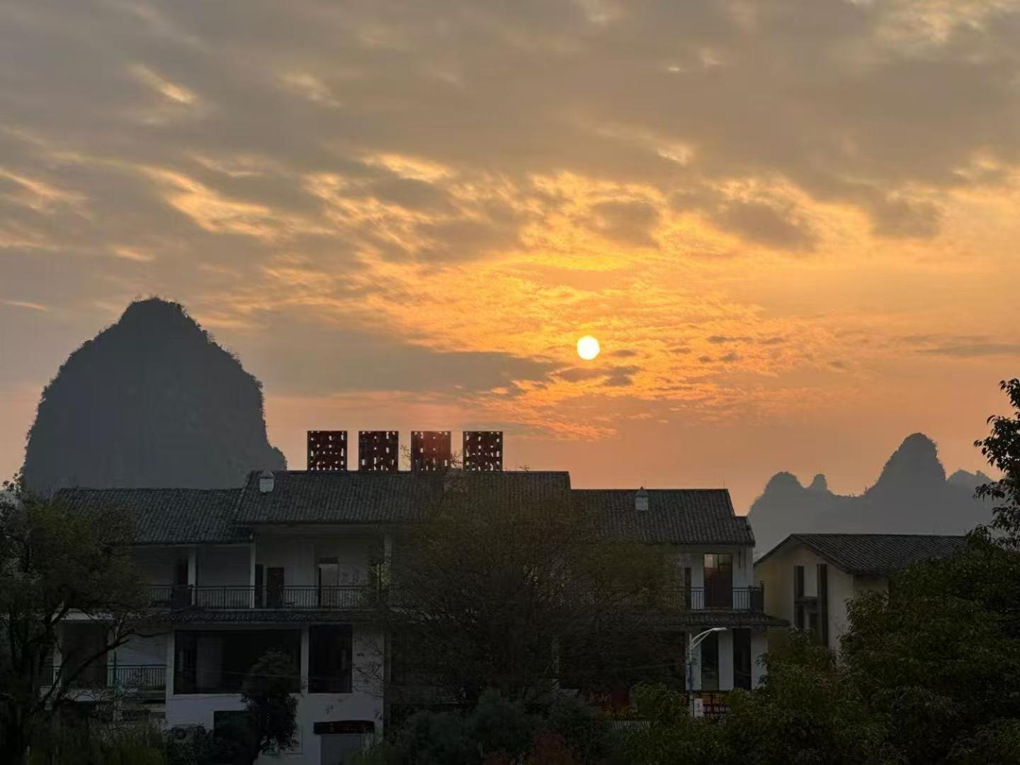 Guilin Heshe Lakeside Resort-Free Pick Up Service Stay Two Nights מראה חיצוני תמונה
