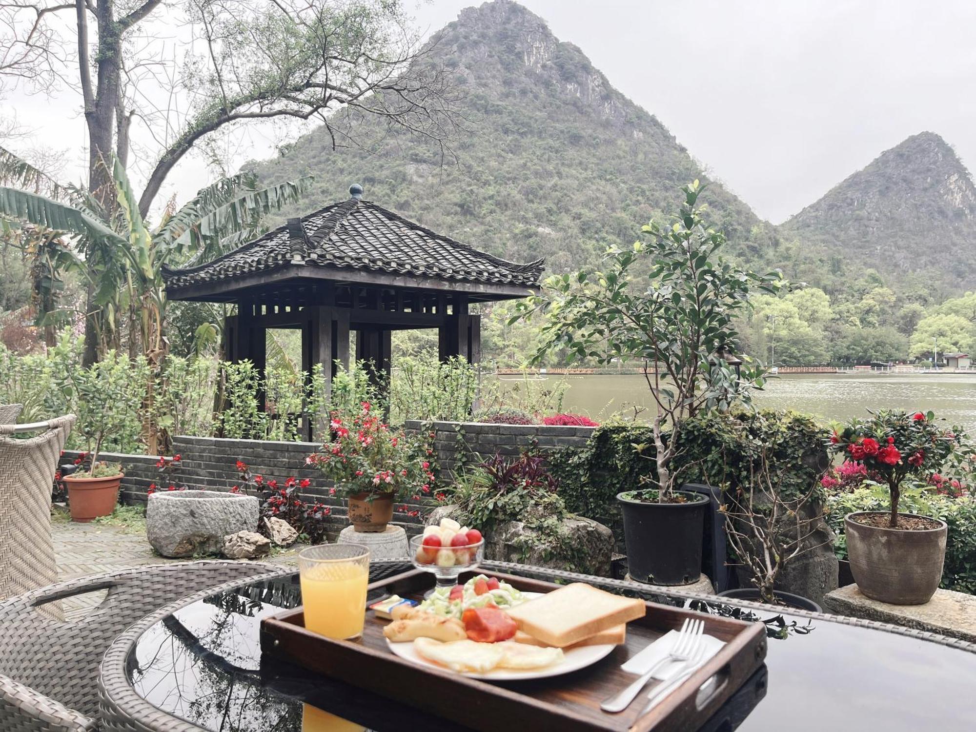 Guilin Heshe Lakeside Resort-Free Pick Up Service Stay Two Nights מראה חיצוני תמונה