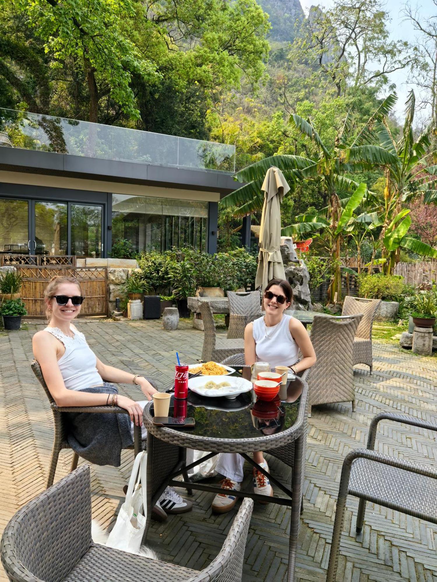 Guilin Heshe Lakeside Resort-Free Pick Up Service Stay Two Nights מראה חיצוני תמונה