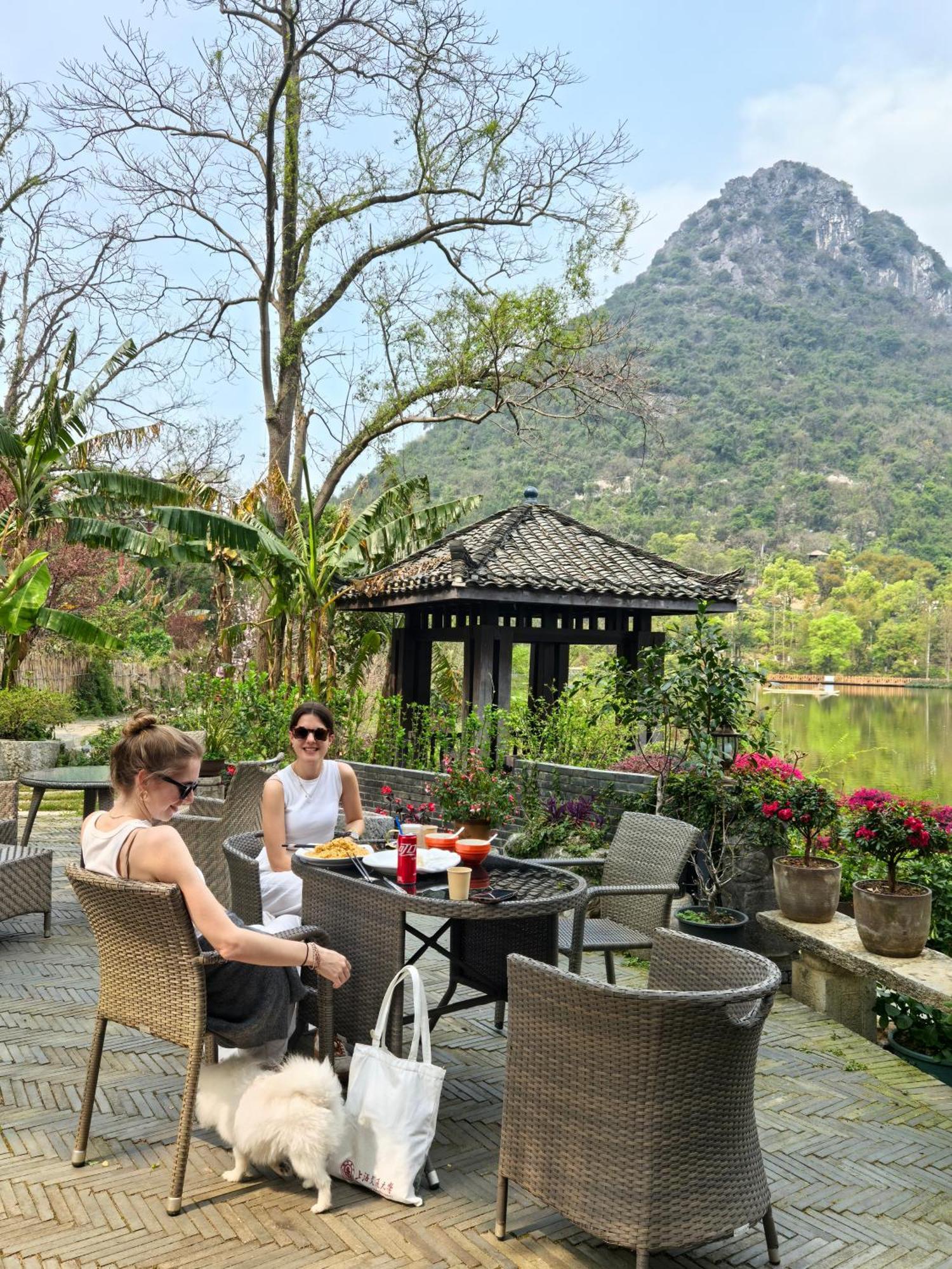 Guilin Heshe Lakeside Resort-Free Pick Up Service Stay Two Nights מראה חיצוני תמונה