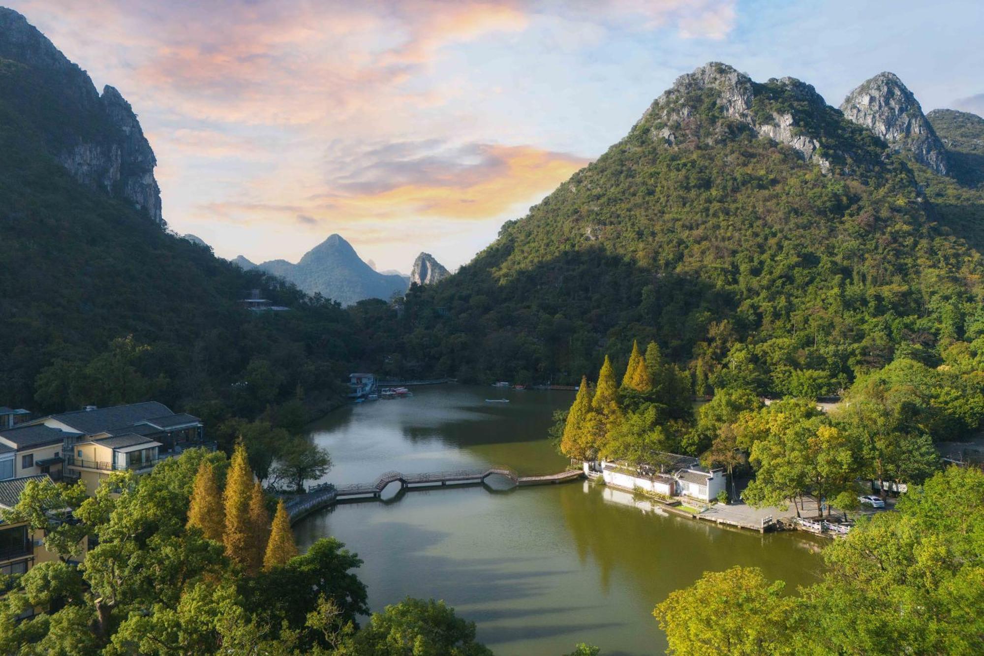 Guilin Heshe Lakeside Resort-Free Pick Up Service Stay Two Nights מראה חיצוני תמונה